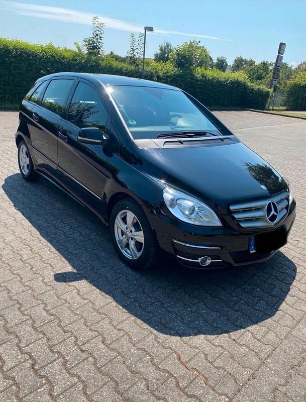 Second-hand Mercedes B180 2008 Negru Monovolum