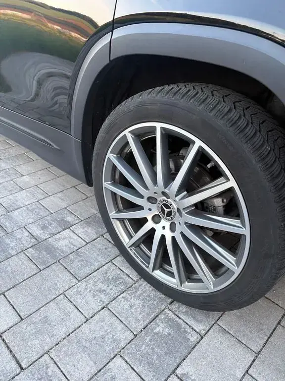 Gebraucht Mercedes GLB200 AMG line 163 PS (119 kW) 2021 Schwarz SUV