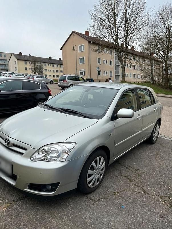 Usado Toyota Corolla 110 HP (80 kW) 2006 Cinzento Citadino