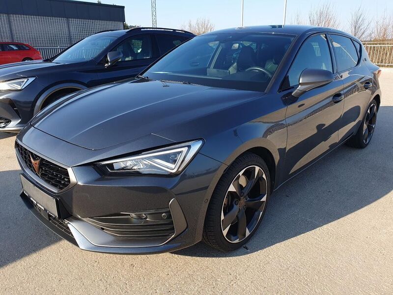 Grau Gebraucht 2023 Cupra Leon Limousine | 29.500 € (Fairer Preis) - Bild 1/4