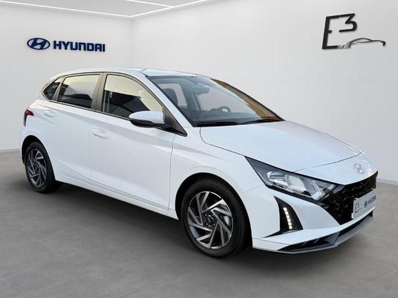 Gebraucht Hyundai i20 Trend 99 PS (72 kW) 2025 Weiß Limousine