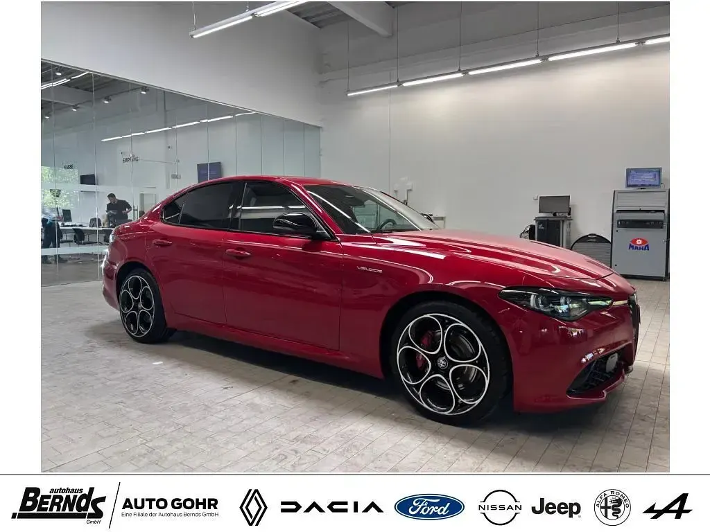 Gebraucht Alfa Romeo Giulia Veloce 209 PS (153 kW) 2023 Colore esterno (?ervená alfa) Limousine