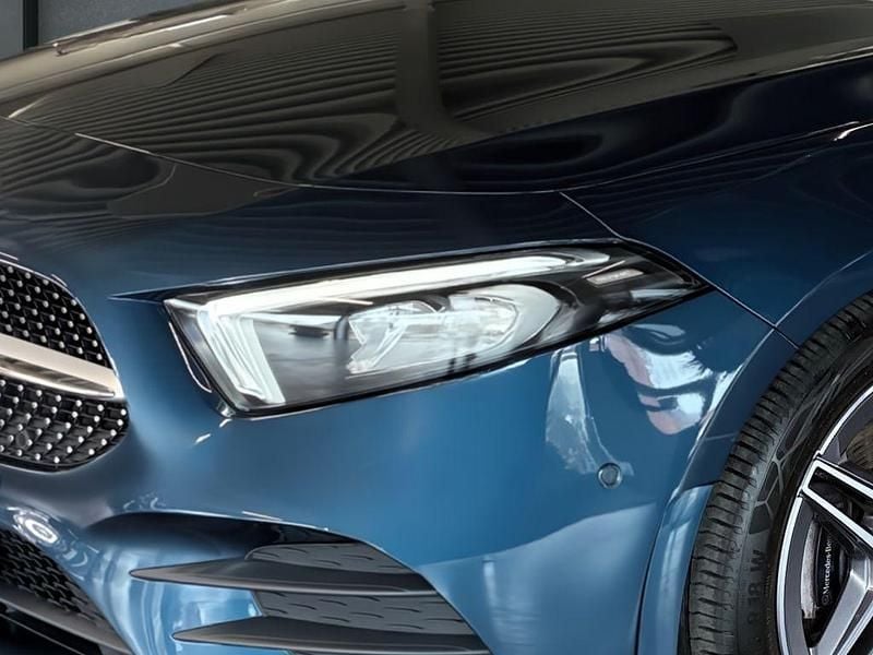 Gebraucht Mercedes A200 AMG 163 PS (119 kW) 2022 Blau Limousine