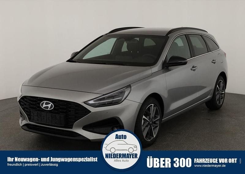 Shimmering silver metallic Neu 2025 Hyundai i30 Kombi | 22.995 € (Superpreis) - Bild 1/4