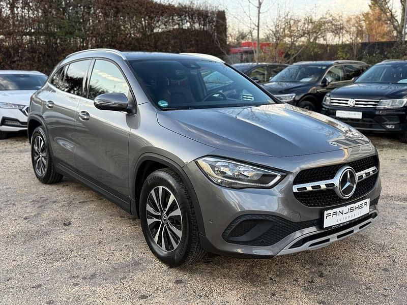 Gebraucht Mercedes GLA200 Style 150 PS (110 kW) 2022 Grau SUV