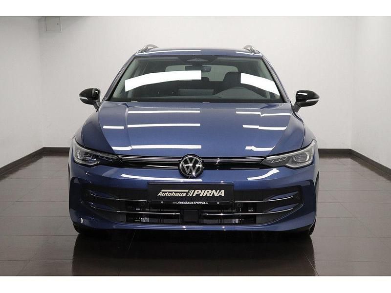 Gebraucht VW Golf VIII 150 PS (110 kW) 2026 Blau Kombi