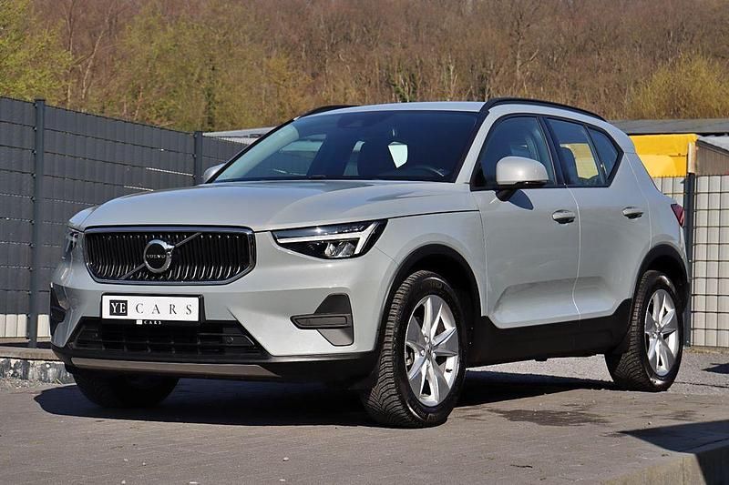 Gebraucht Volvo XC40 129 PS (94 kW) 2024 Grau SUV
