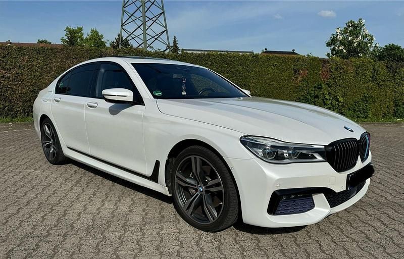 Gebraucht BMW 740 M Sport 320 PS (235 kW) 2016 Weiß Limousine
