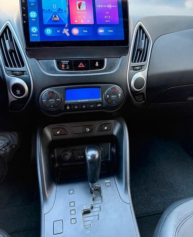 Gebraucht Hyundai ix35 163 PS (119 kW) 2012 Grau SUV