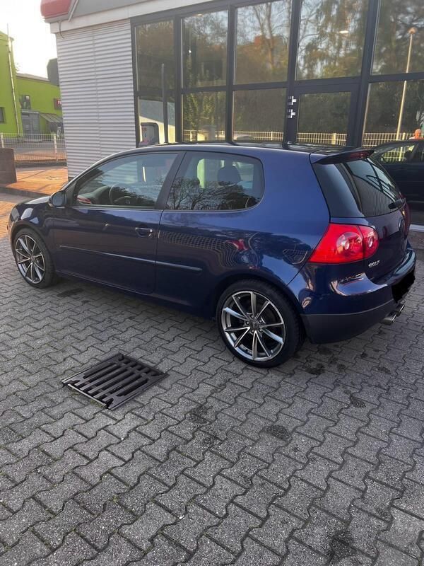 Blau Gebraucht 2005 VW Golf V Sport Kleinwagen | 1.650 € (Superpreis) - Bild 1/4