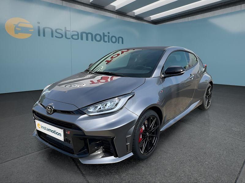 Silber Neu 2025 Toyota Yaris Kleinwagen | 50.799 € (Teuer) - Bild 1/4