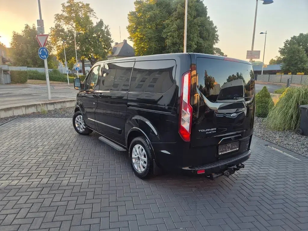 Gebraucht Ford Tourneo Custom Titanium X 185 PS (136 kW) 2020 Schwarz Van
