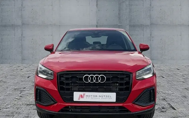Neu Audi Q2 Advanced Plus 150 PS (110 kW) 2026 Rot SUV