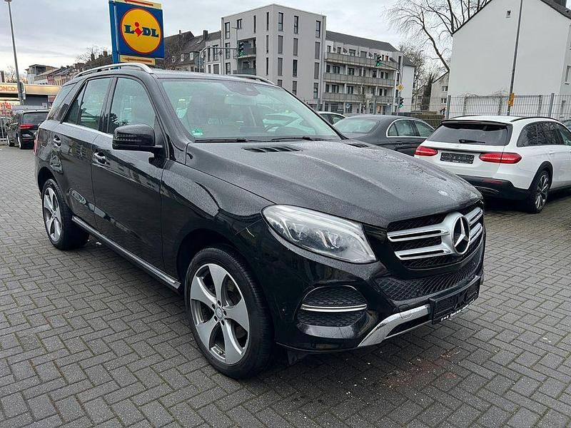 Gebraucht Mercedes GLE250 204 PS (150 kW) 2015 Schwarz SUV