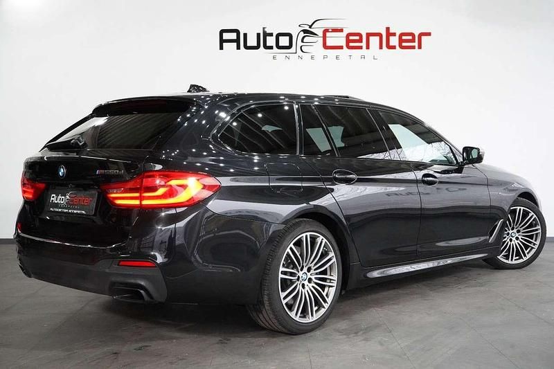 Gebraucht BMW 550 400 PS (294 kW) 2019 Black sapphire metallic (475) Kombi