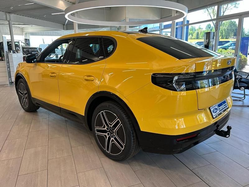 Neu Ford Capri Premium 210 kW (286 PS) 2025 Vivid yellow SUV