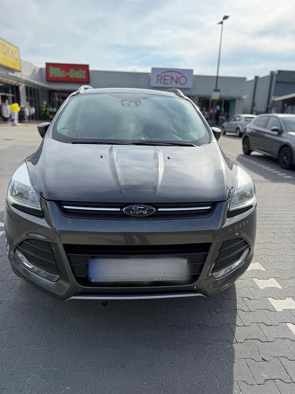 Gebraucht Ford Kuga 120 PS (88 kW) 2016 Grau SUV