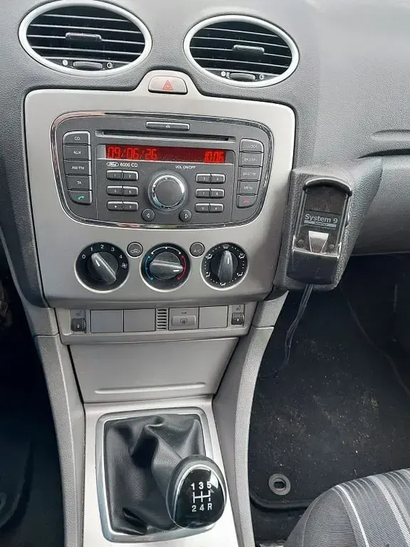 Gebraucht Ford Focus 109 PS (80 kW) 2010 Weiß Limousine