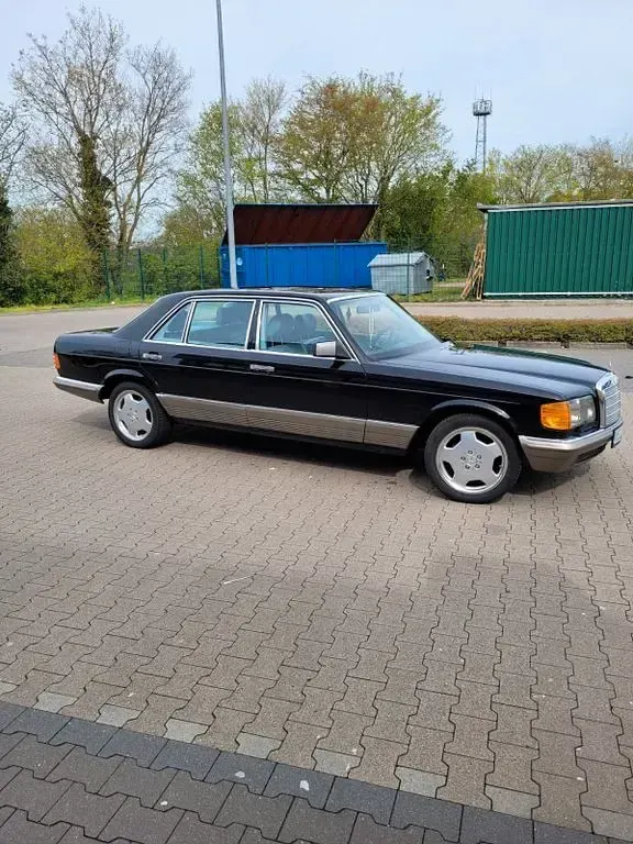 Gebraucht Mercedes 380 218 PS (160 kW) 1980 Schwarz Limousine