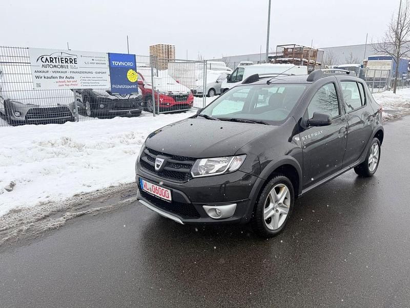 Schwarz Gebraucht 2014 Dacia Sandero Stepway Ambiance SUV | 4.699 € (Fairer Preis) - Bild 1/4