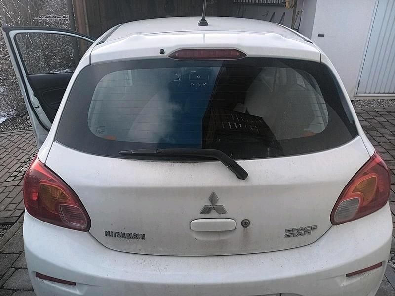 Gebraucht Mitsubishi Space Star Basis 71 PS (52 kW) 2019 Weiß Kleinwagen