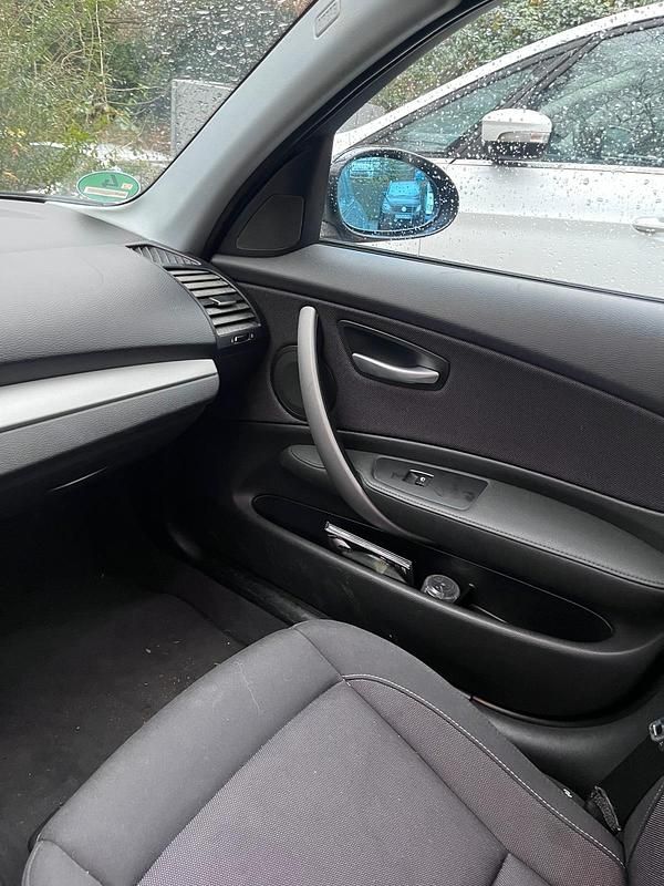 Gebraucht BMW 118 Sport Line 143 PS (105 kW) 2009 Schwarz Kleinwagen