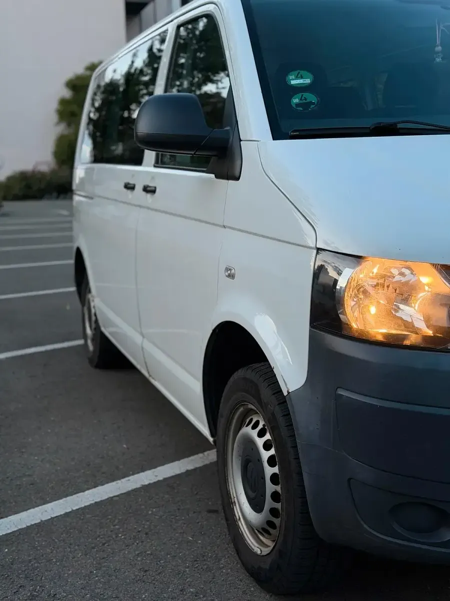 Gebraucht VW T5 105 PS (77 kW) 2011 Weiß Van
