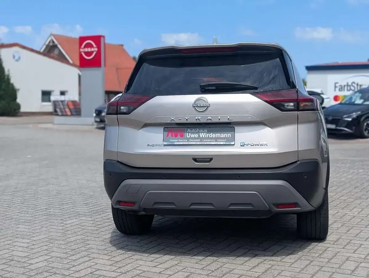 Gebraucht Nissan X-Trail N-Connecta 213 PS (156 kW) 2024 Champagner silber SUV