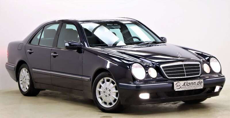 Tansanitblau metallic Gebraucht 2000 Mercedes E240 Elegance Limousine | 5.499 € (Etwas zu teuer) - Bild 1/4