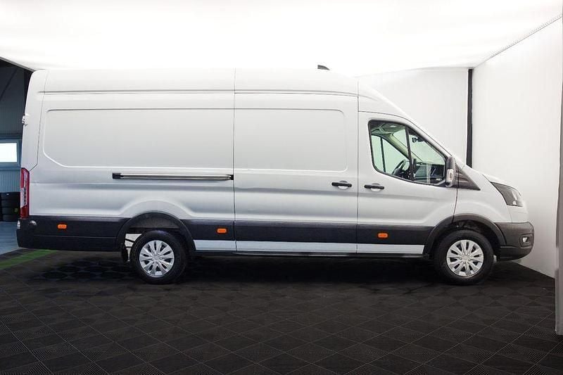 Gebraucht Ford Transit 131 PS (96 kW) 2024 Weiß Limousine