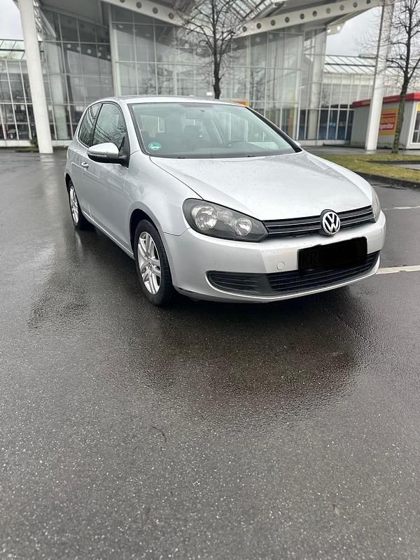 Silber Gebraucht 2010 VW Golf VI Kleinwagen | 3.299 € (Guter Preis) - Bild 1/4
