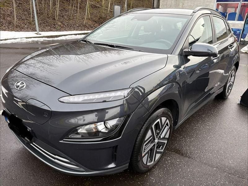 Gebraucht Hyundai Kona 100 kW (136 PS) 2022 Grau SUV