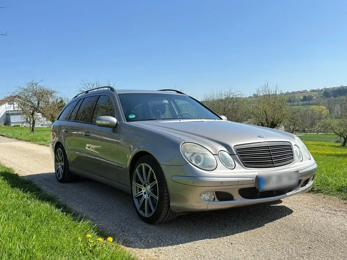 Gebraucht Mercedes E200 Classic 163 PS (119 kW) 2003 Silber Kombi