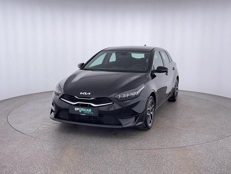 Gebraucht Kia Ceed Spirit 140 PS (102 kW) 2024 Schwarz Kleinwagen