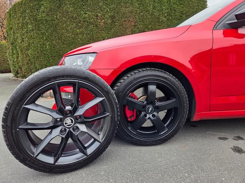 Rot Gebraucht 2015 Skoda Octavia RS Kombi | 12.444 € (Superpreis) - Bild 1/4