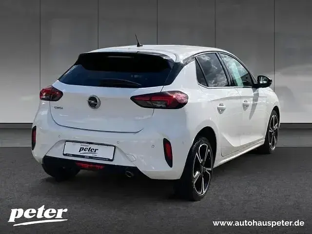 Gebraucht Opel Corsa GS Line 101 PS (74 kW) 2023 Jade weiss/arktis weiss Kleinwagen