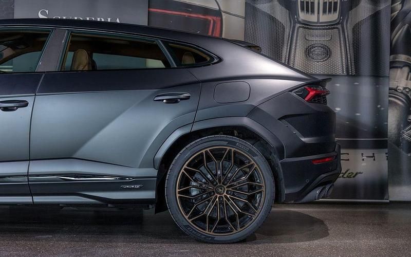 Neu Lamborghini Urus 799 PS (587 kW) 2025 Nero nemesis SUV