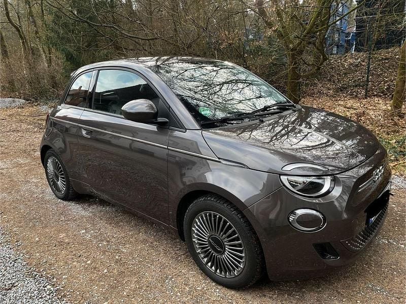 Grau Gebraucht 2021 Fiat 500e Icon Kleinwagen | 12.000 € (Guter Preis) - Bild 1/4