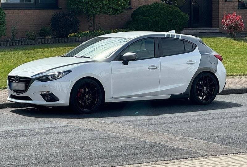 Second-hand Mazda 3 120 CP (88 kW) 2016 Alb Berlinǎ