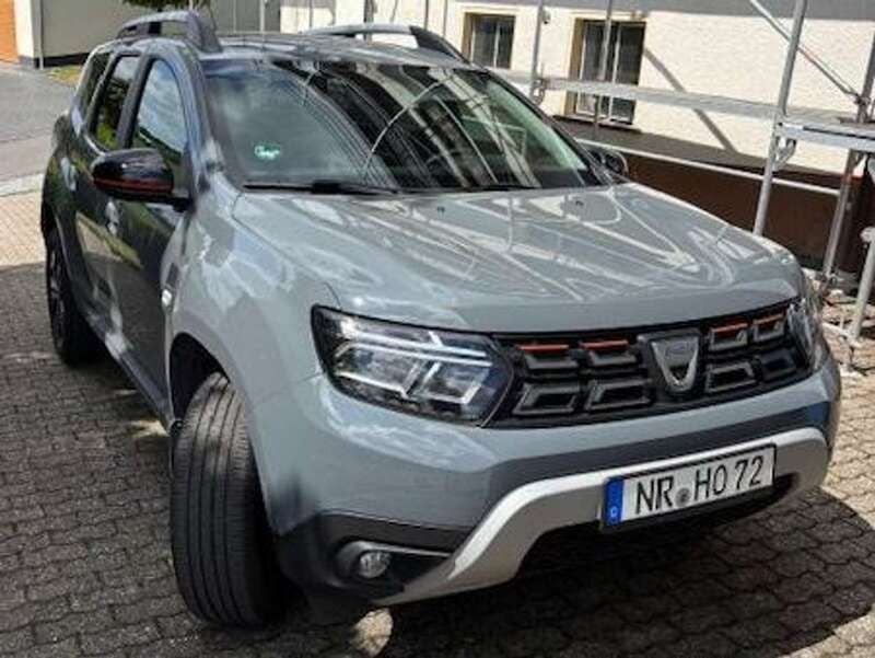 Grau Gebraucht 2022 Dacia Duster Extreme SUV | 19.990 € (Guter Preis) - Bild 1/4