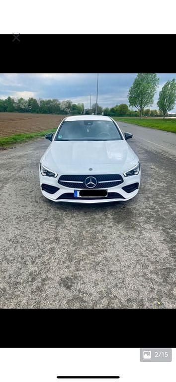 Weiß Gebraucht 2020 Mercedes CLA180 AMG line Limousine | 23.899 € (Guter Preis) - Bild 1/4