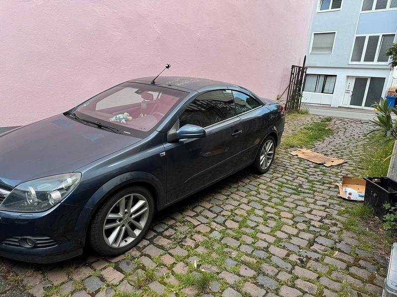 Gebraucht Opel Astra Cabriolet 200 PS (147 kW) 2009 Grau Cabrio