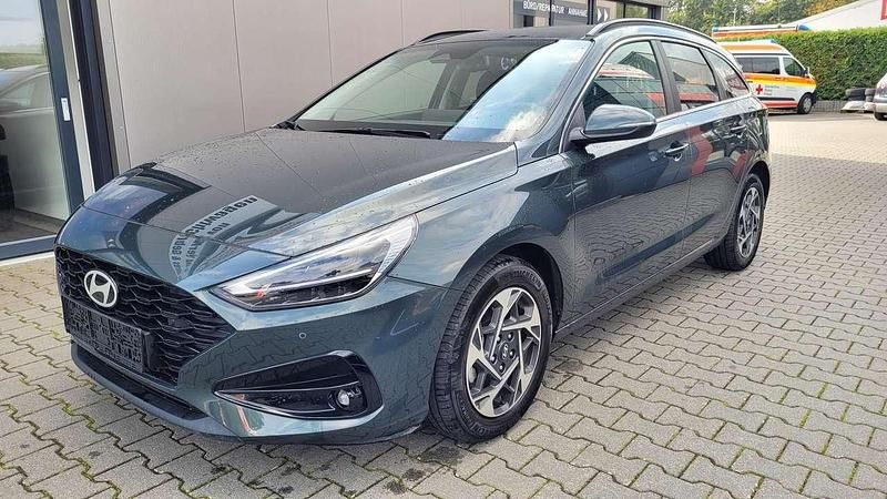 Grün Neu 2025 Hyundai i30 Style Kombi | 23.990 € (Guter Preis) - Bild 1/4