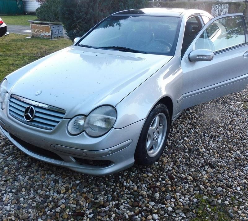 Gebraucht Mercedes C200 163 PS (119 kW) 2002 Grau Coupé