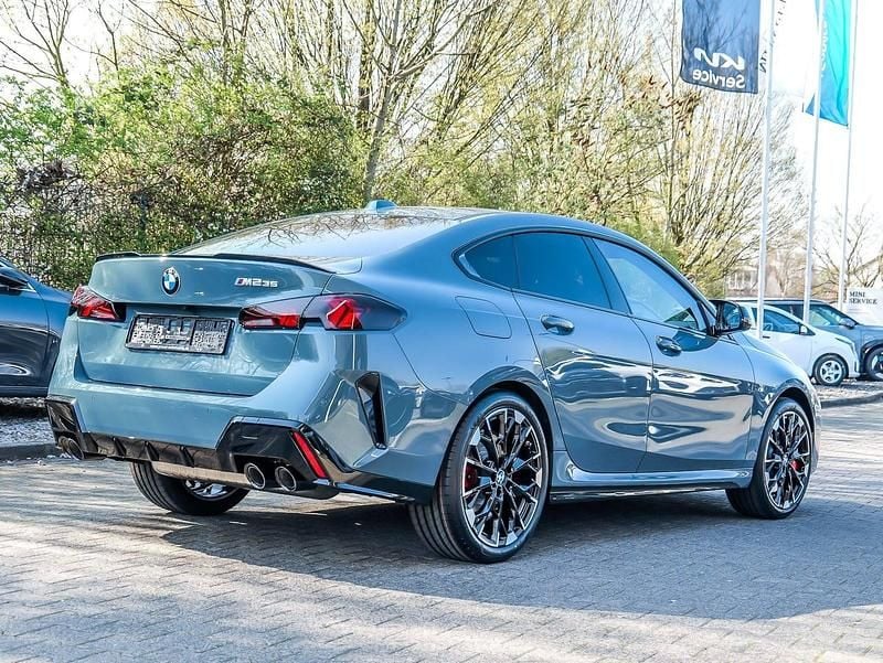 Neu BMW M235 Performance 300 PS (220 kW) 2026 Grün Coupé