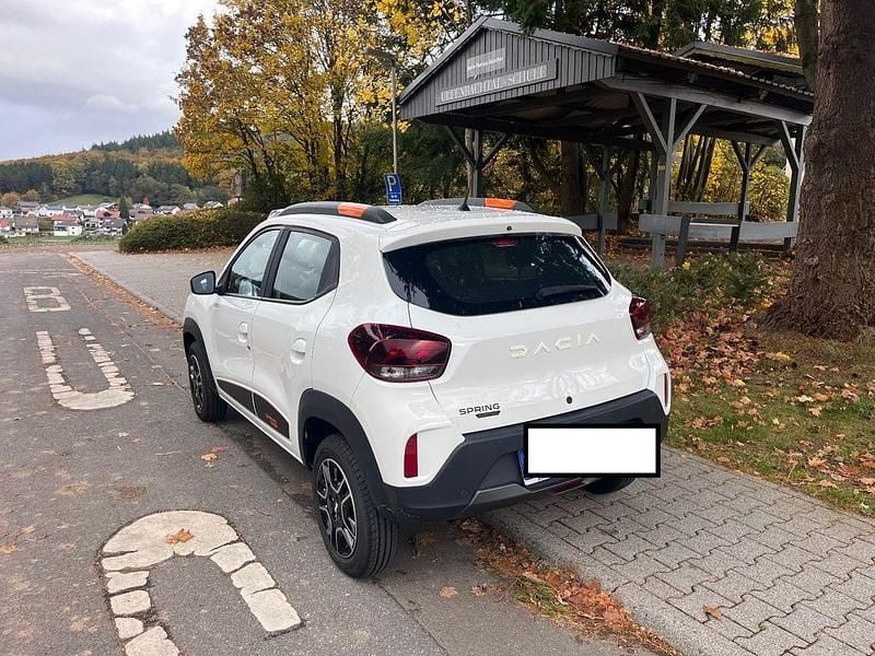 Gebraucht Dacia Spring Essentiel 33 kW (45 PS) 2023 Weiß Kleinwagen