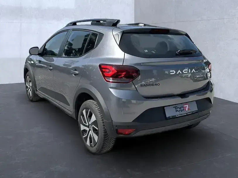 Gebraucht Dacia Sandero Stepway 91 PS (66 kW) 2025 Grau Limousine