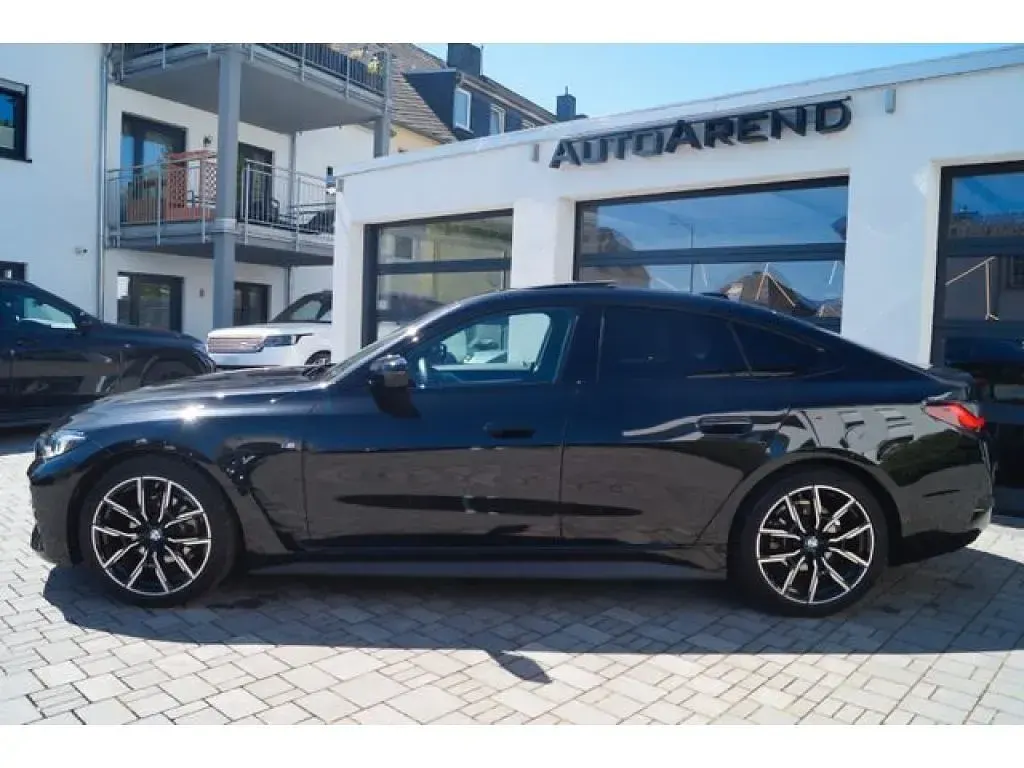 Gebraucht BMW 420 Coupé Sport Line 190 PS (139 kW) 2025 Saphirschwarz (metallic) Coupé