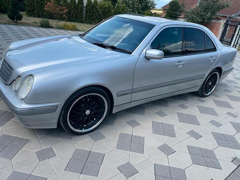 Grau Gebraucht 2000 Mercedes 320 Limousine | 5.700 € (Etwas zu teuer) - Bild 1/4