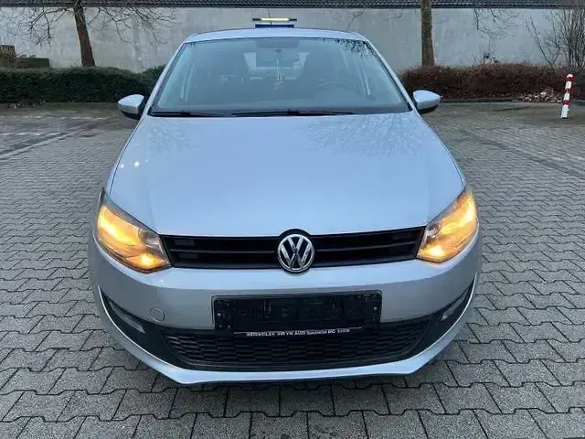 Second-hand VW Polo Style 86 CP (63 kW) 2011 Argintiu Hatchback